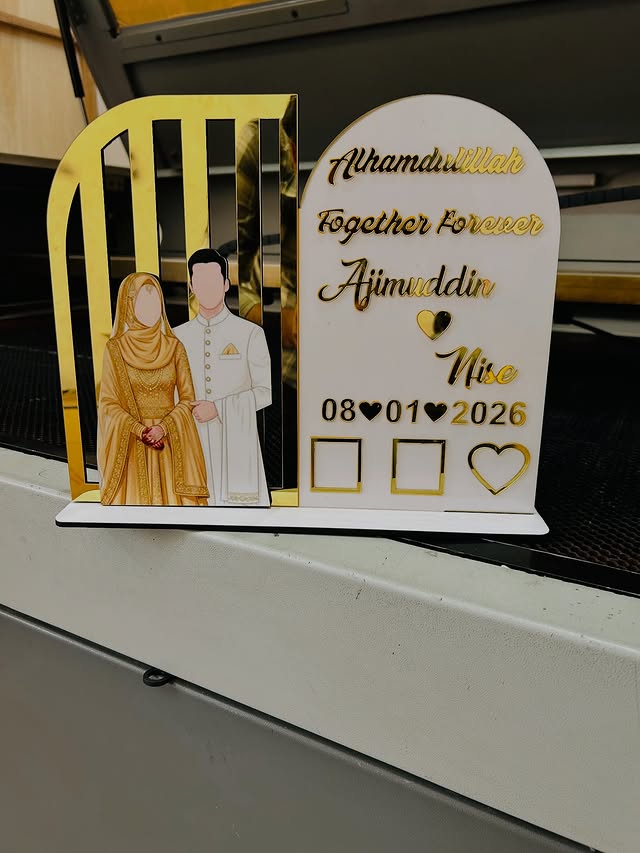 Couple Thumb Table Top With Name