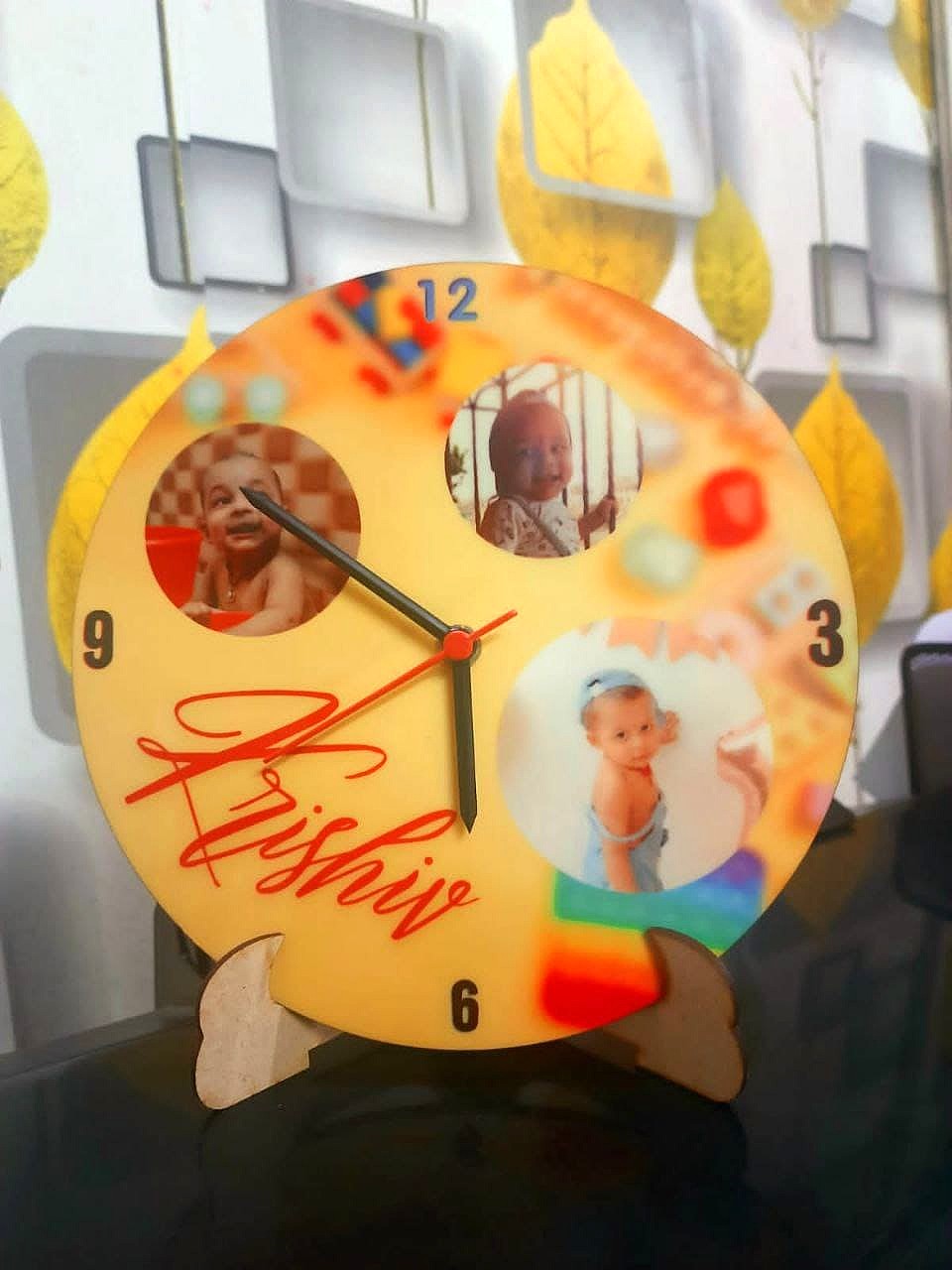D4 Personalized Wooden Photo Clock
